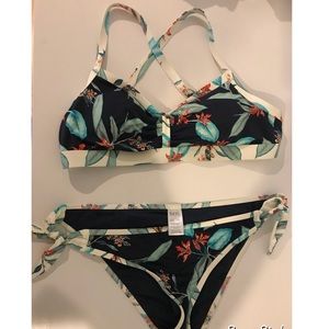 Skye Bikini